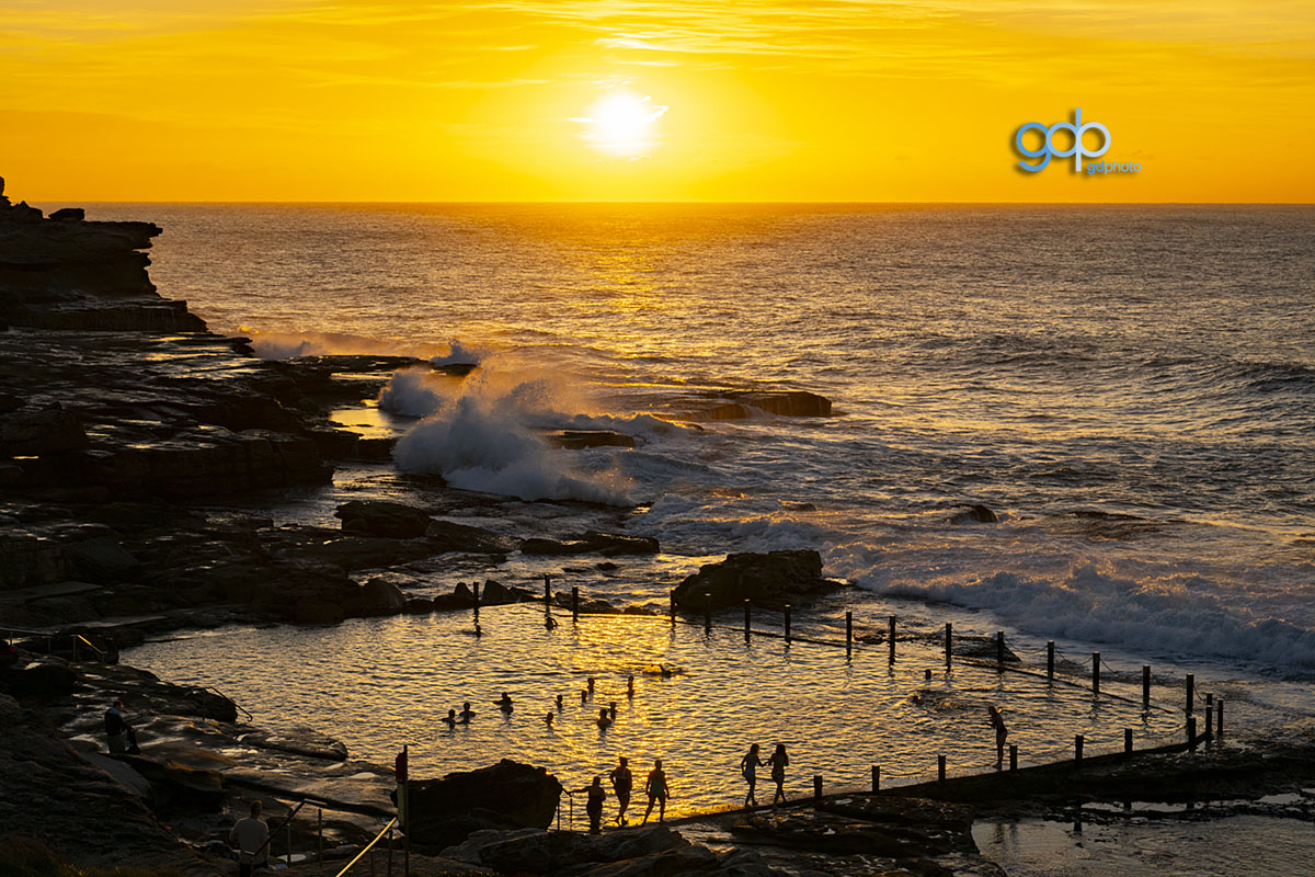 KAB_4060 FRIDAY SOCIAL